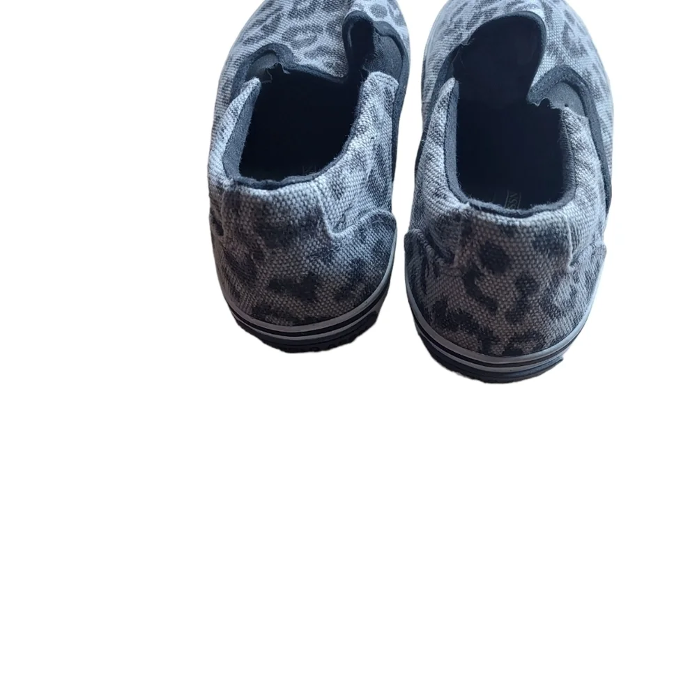 7.5 Polo assn. Gray and‎ black cheetah print